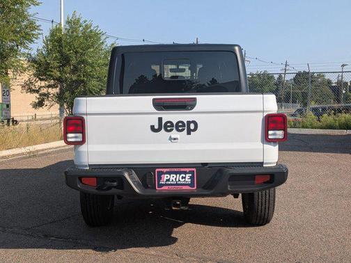 2022 Jeep Gladiator Sport S