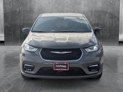 2025 Chrysler Pacifica L