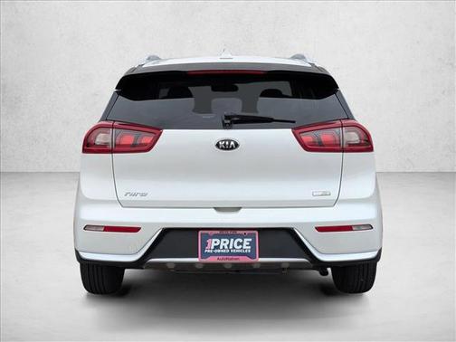 Snow White Pearl 2018 Kia Niro LX