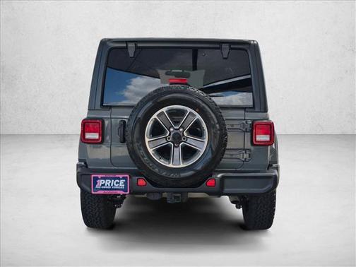 Sting-Gray Clearcoat 2022 Jeep Wrangler Unlimited Sahara