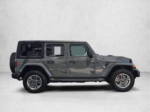 Sting-Gray Clearcoat 2022 Jeep Wrangler Unlimited Sahara