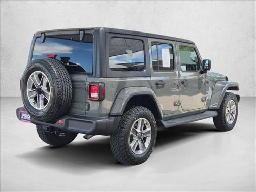 Sting-Gray Clearcoat 2022 Jeep Wrangler Unlimited Sahara