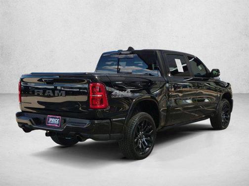Diamond Black Crystal Pearlcoat 2025 RAM 1500 Limited