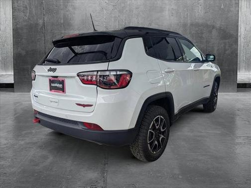 2025 Jeep Compass Trailhawk