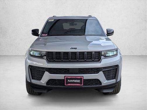 Silver Zynith 2026 Jeep Grand Cherokee Altitude