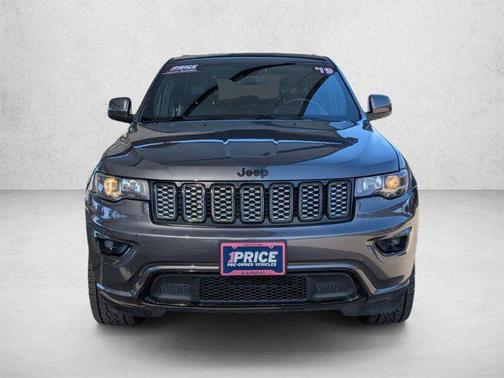 Granite Crystal Metallic Clearcoat 2019 Jeep Grand Cherokee Altitude