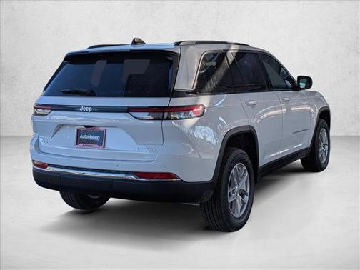 Bright White Clearcoat 2026 Jeep Grand Cherokee Altitude