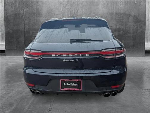 2021 Porsche Macan Base