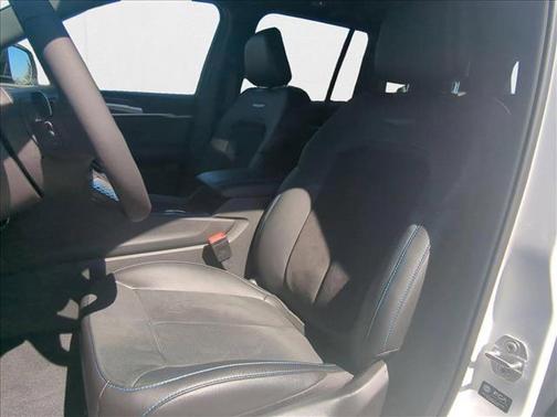 2025 Jeep Grand Cherokee 4xe Trailhawk