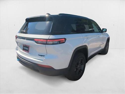 2025 Jeep Grand Cherokee 4xe Trailhawk