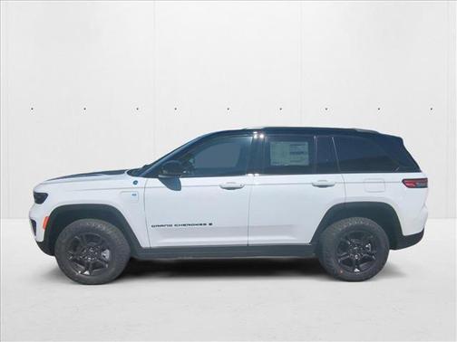 2025 Jeep Grand Cherokee 4xe Trailhawk