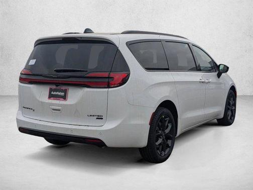 Bright White Clearcoat 2026 Chrysler Pacifica Limited