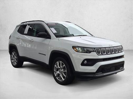 Bright White Clearcoat 2022 Jeep Compass Latitude Lux