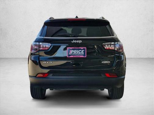Diamond Black Crystal Pearlcoat 2023 Jeep Compass Latitude Lux