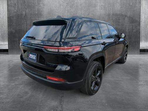 2022 Jeep Grand Cherokee Altitude