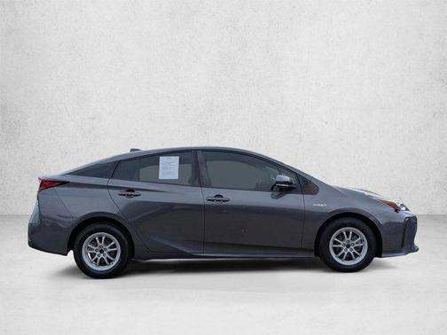 Magnetic Gray Metallic 2022 Toyota Prius L