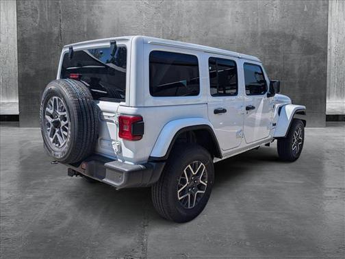 2025 Jeep Wrangler 4-Door Sahara 4x4