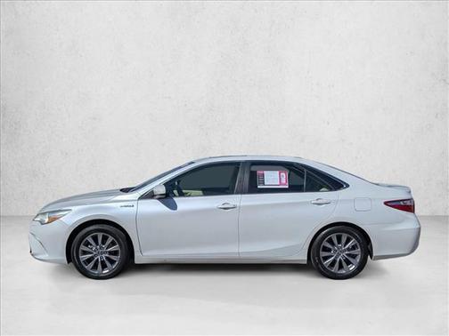 2016 Toyota Camry Hybrid XLE