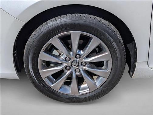 2016 Toyota Camry Hybrid XLE