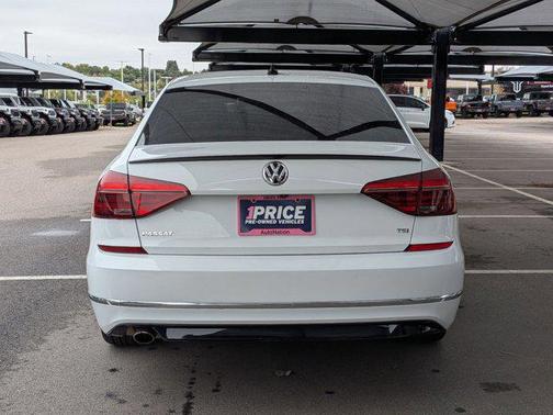 2018 Volkswagen Passat 2.0T R-Line