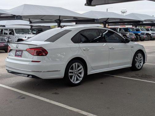 2018 Volkswagen Passat 2.0T R-Line