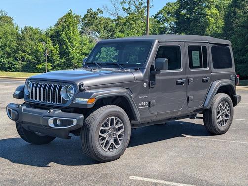 Granite Crystal Metallic Clearcoat 2024 Jeep Wrangler 4-Door Sahara 4x4