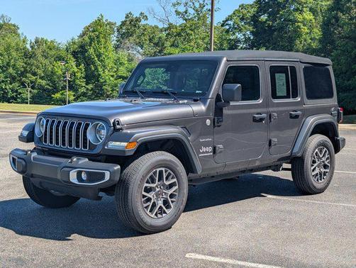 Granite Crystal Metallic Clearcoat 2024 Jeep Wrangler 4-Door Sahara 4x4