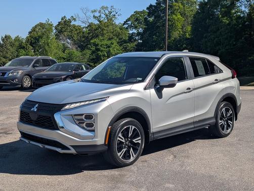 Labrador Black Pearl 2023 Mitsubishi Eclipse Cross SE