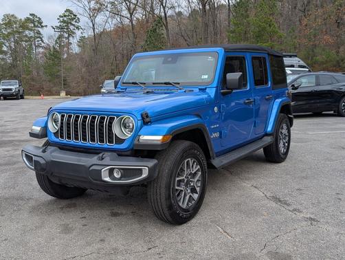 Hydro Blue Pearlcoat 2024 Jeep Wrangler 4-Door Sahara 4x4
