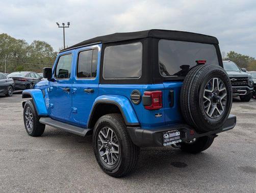 2024 Jeep Wrangler 4-Door Sahara 4x4