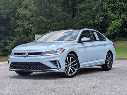 Platinum Gray Metallic 2026 Volkswagen Jetta 1.4T SE