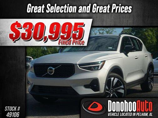 2025 Volvo XC40 B5 Plus Dark Theme