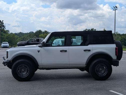 Oxford White 2025 Ford Bronco Base