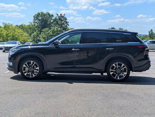 Mineral Black 2025 INFINITI QX60 Luxe