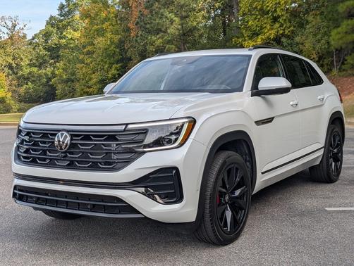 Opal White Pearl 2025 Volkswagen Atlas Cross Sport 2.0T SEL Premium