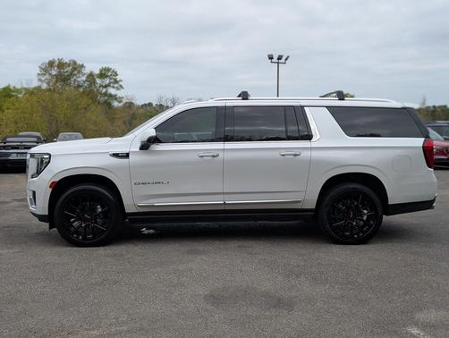 White Frost Tricoat 2023 GMC Yukon XL Denali