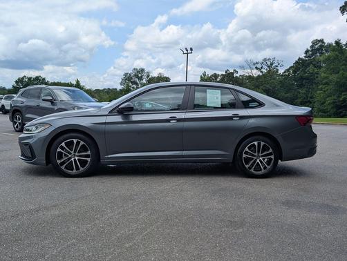Platinum Gray Metallic 2025 Volkswagen Jetta 1.5T Sport