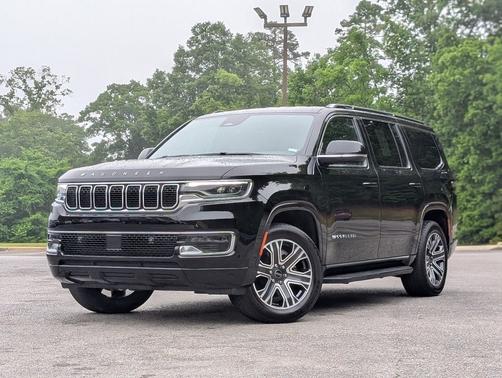 Diamond Black Crystal Pearlcoat 2025 Jeep Wagoneer 4x4
