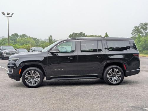 Diamond Black Crystal Pearlcoat 2025 Jeep Wagoneer 4x4