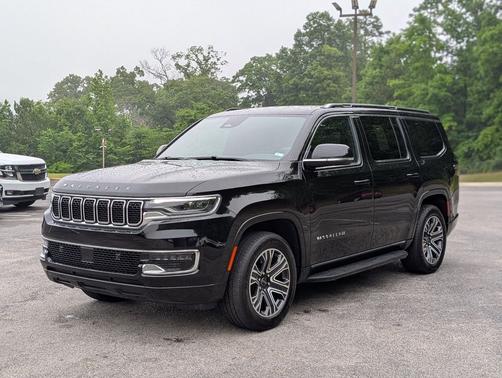 Diamond Black Crystal Pearlcoat 2025 Jeep Wagoneer 4x4