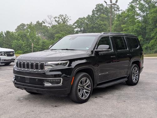 Diamond Black Crystal Pearlcoat 2025 Jeep Wagoneer 4x4