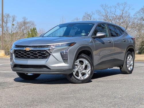 Sterling Gray Metallic 2024 Chevrolet Trax LS