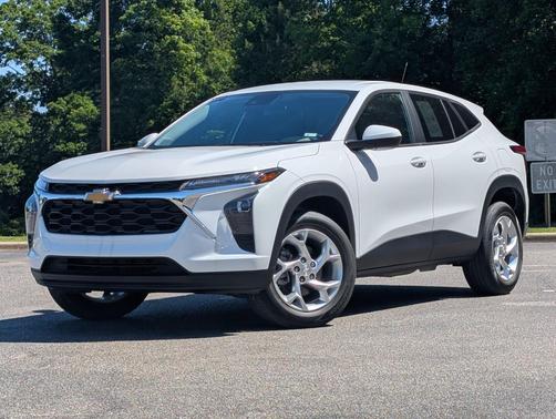 Summit White 2024 Chevrolet Trax LS