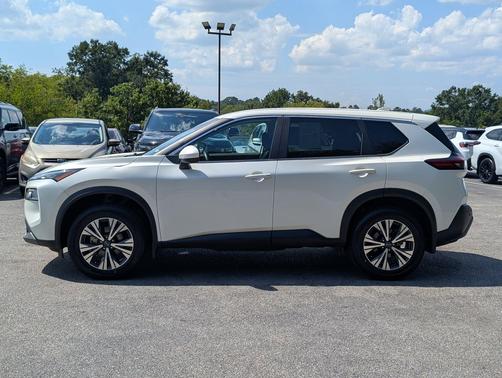 Pearl White Tricoat 2023 Nissan Rogue SV