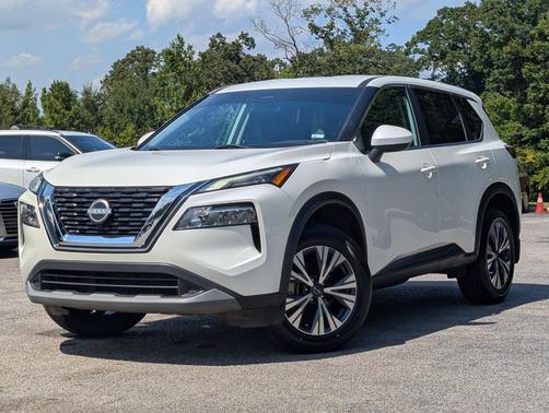 Pearl White Tricoat 2023 Nissan Rogue SV