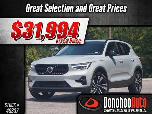 2025 Volvo XC40 B5 Plus Dark Theme