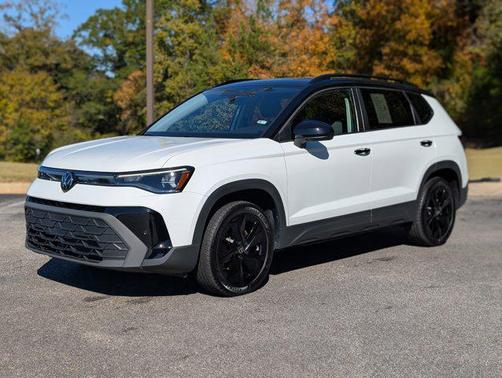 2025 Volkswagen Taos 1.5T SE Black