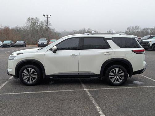 2024 Nissan Pathfinder SL FWD