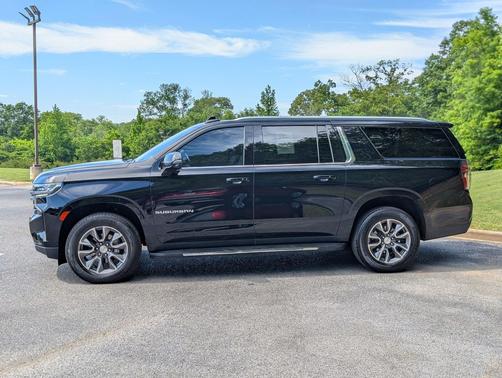 Black 2024 Chevrolet Suburban LT