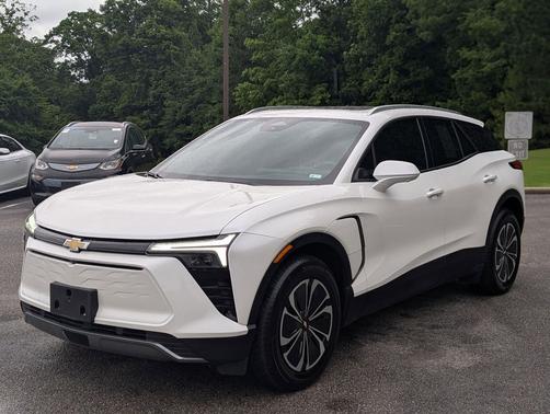 Iridescent Pearl Tricoat 2024 Chevrolet Blazer EV eAWD LT